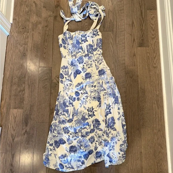 Reformation twilight Floral Blue and White Midi Dress in Lucerne - Picture 4 of 4